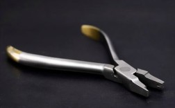 正畸游离钩牵引钳如何实现牙齿精准牵引？