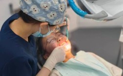 牙齿正畸医生如何加力