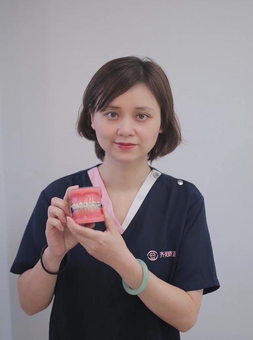 台州牙齿正畸选哪个医生靠谱？-图2