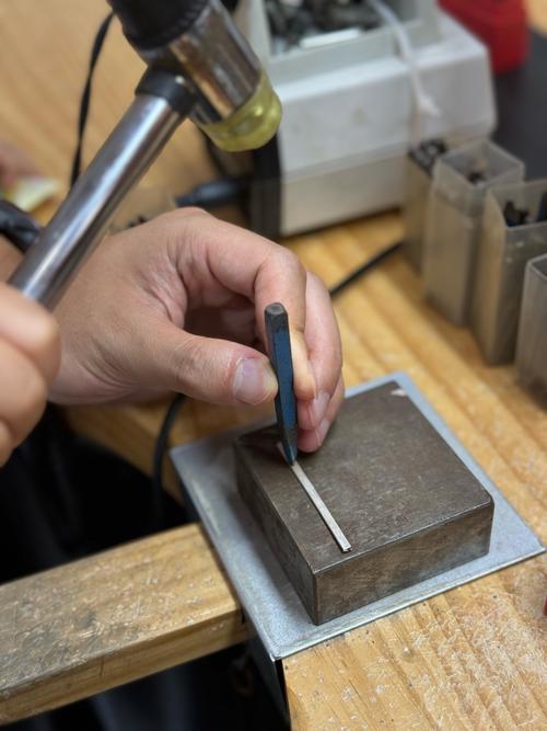 硅橡胶取桩核视频中,取桩核方法的具体操作步骤是怎样的?-图2 硅橡胶取桩核视频中,取桩核方法的具体操作步骤是怎样的?-图2