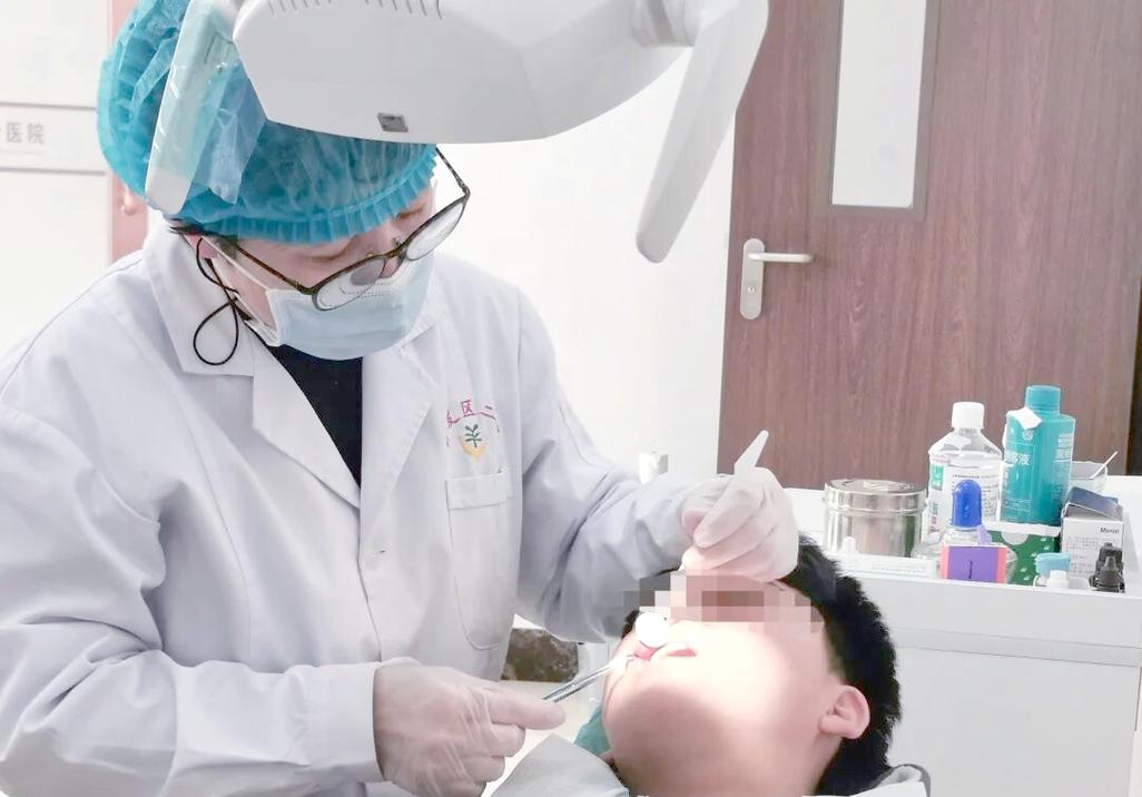 小孩门牙断裂后，有哪些修复方法适合不同情况？-图2