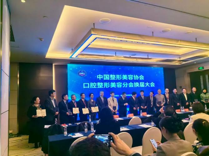 沈刚坐诊拜博口腔能带来哪些口腔诊疗优势?-图3 沈刚坐诊拜博口腔能带来哪些口腔诊疗优势?-图3