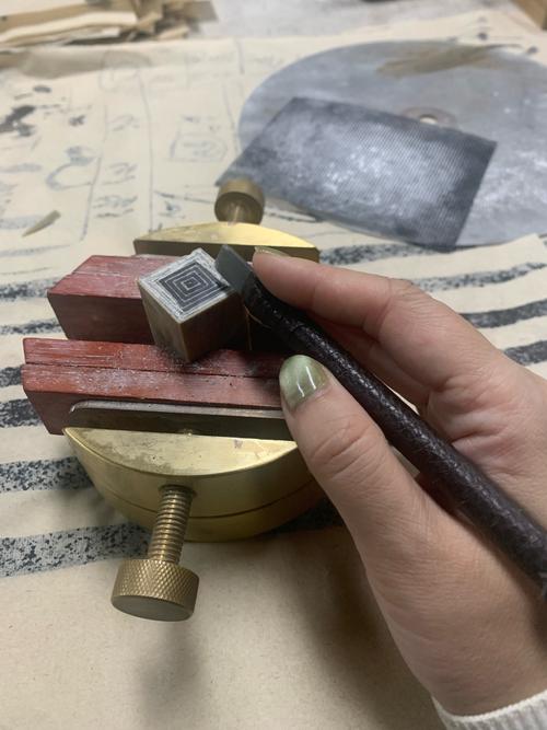 硅橡胶桩核取出方法有哪些?-图1 硅橡胶桩核取出方法有哪些?-图1