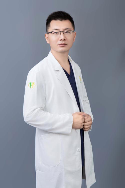 武大口腔种牙医生怎么选?资质经验看哪些?-图3 武大口腔种牙医生怎么选?资质经验看哪些?-图3