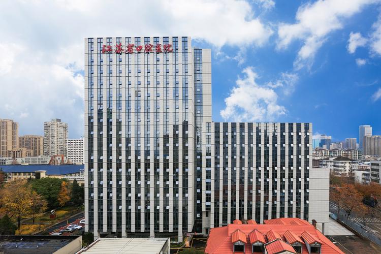 江苏省口腔正畸张卫兵矫正技术如何？效果和患者评价怎么样？-图3