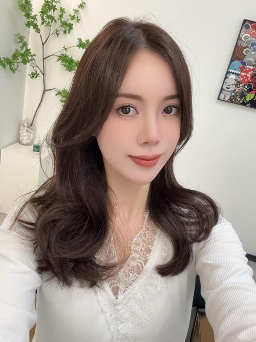 正畸矫正进行到一半时去了英国,牙齿矫正后续治疗计划该如何继续?-图1 正畸矫正进行到一半时去了英国,牙齿矫正后续治疗计划该如何继续?-图1