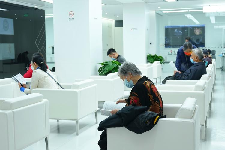 国际英文报道如何解读口腔正畸美学的全球审美差异与技术革新趋势?-图3 国际英文报道如何解读口腔正畸美学的全球审美差异与技术革新趋势?-图3