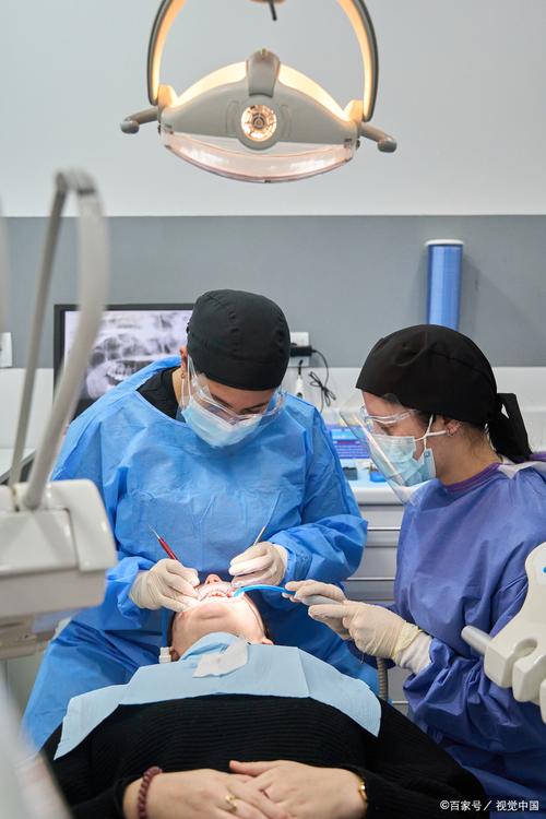 南方医院正畸医生在矫正过程中会经历哪些关键步骤，不同医生的操作风格和患者体验有何差异？-图1