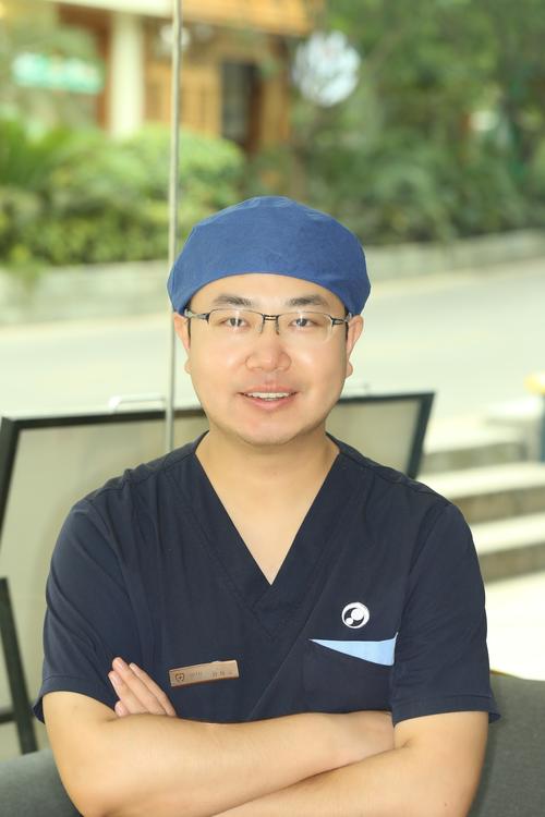 支抗钉正畸效果为何差异显著？找擅长该技术的专家对矫正成败有何关键影响？-图3