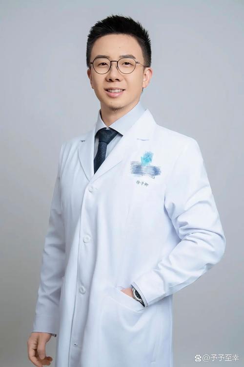 北京青少年正畸专家如何挑选？资深医生的资质、技术优势与个性化矫正方案解析-图3