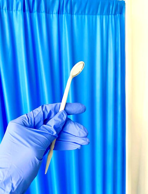 牙齿出现疼痛、敏感、出血等不同牙症,究竟该如何科学选择针对性治疗方法?-图1 牙齿出现疼痛、敏感、出血等不同牙症,究竟该如何科学选择针对性治疗方法?-图1