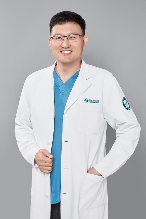大连正畸科为何强调专注齿医生？这种专注如何影响正畸效果与患者体验？-图1