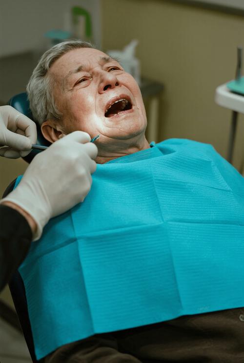 种牙手术中对脸面进行消毒,关键作用是什么?-图1 种牙手术中对脸面进行消毒,关键作用是什么?-图1