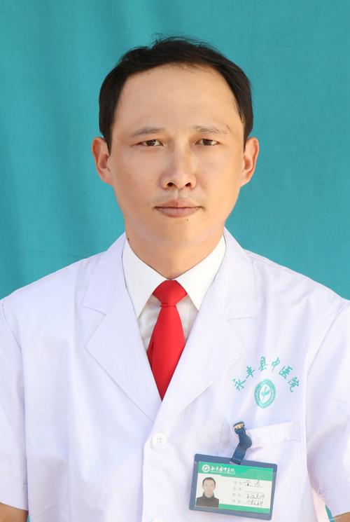 南昌口腔正畸刘剑的照片是本人真实照片吗？-图1