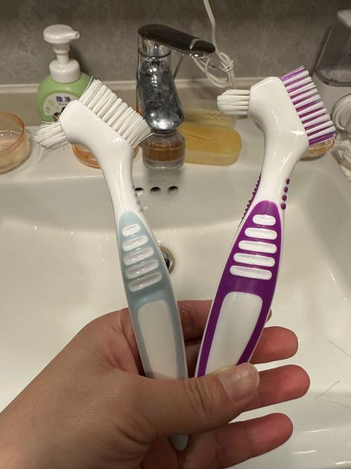 正畸刷牙必备工具有哪些？-图1