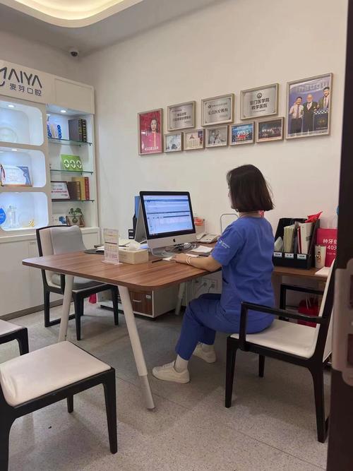 深圳哪里可以做种植牙？正规机构如何挑选？-图3