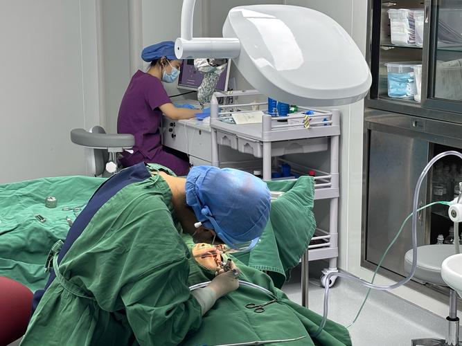 乌鲁木齐口腔医院植牙,选哪家技术好又靠谱?-图1 乌鲁木齐口腔医院植牙,选哪家技术好又靠谱?-图1