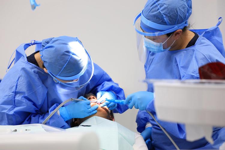 种植牙抽血做植骨-图1