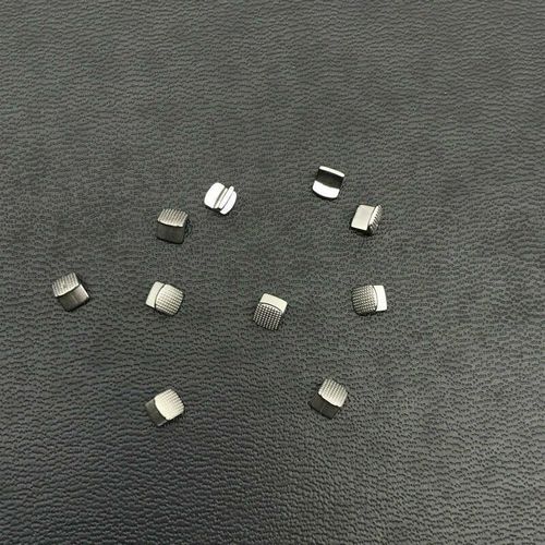 正畸舌侧树脂导板在矫正中具体有何作用？-图1