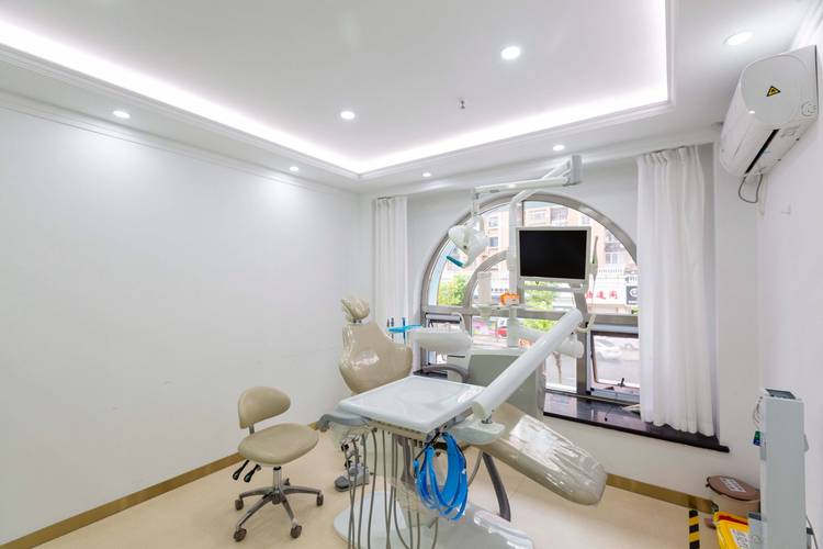 牙齿正畸专业医院怎么选？专业资质与效果如何判断？-图1