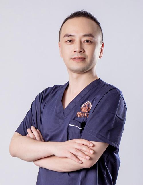 洛阳牙齿正畸专家-图1