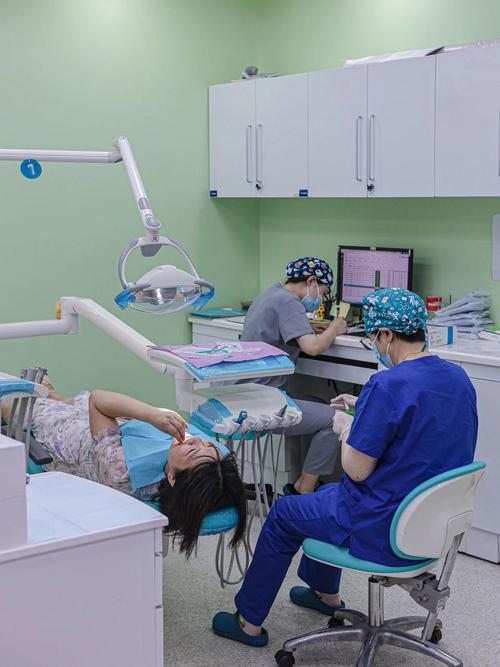 南京牙科医院牙齿矫正哪家好？效果靠谱吗？-图1