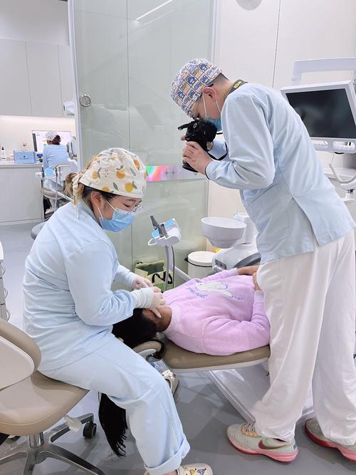 光华口腔医院矫正牙齿效果如何？价格靠谱吗？-图2