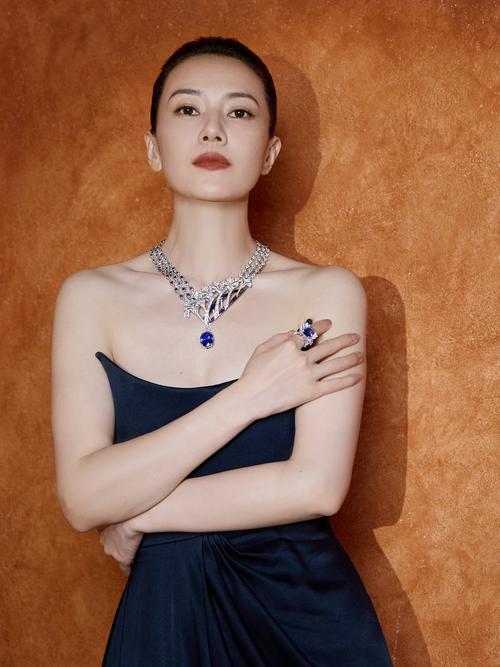 高圆圆矫正牙齿时的年龄究竟是多少岁?-图1 高圆圆矫正牙齿时的年龄究竟是多少岁?-图1