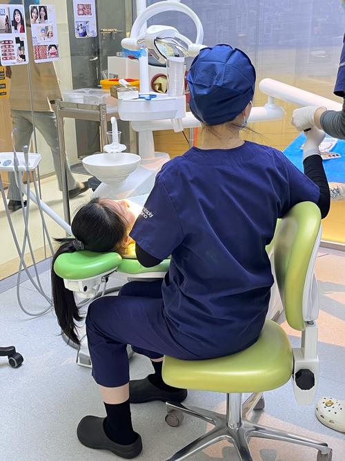 深圳青少年牙齿矫正，几岁开始矫正最合适？效果如何？-图1