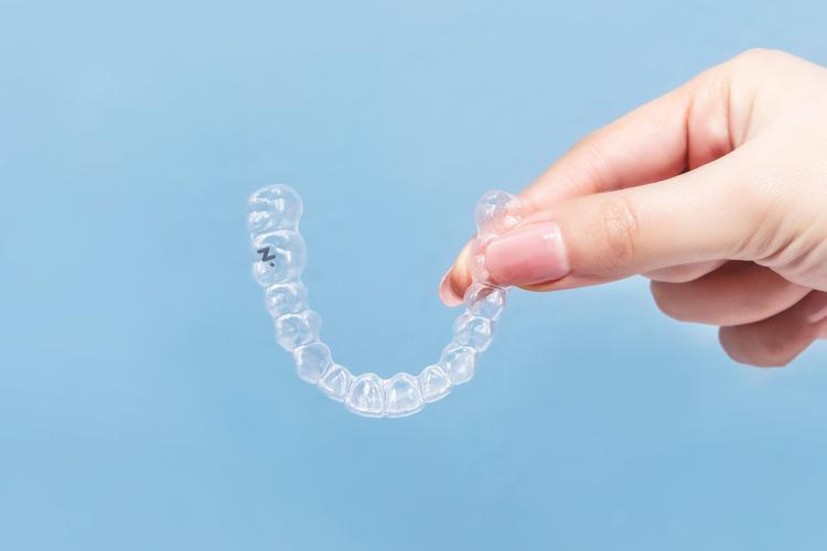 上海隐形牙齿矫正效果如何?适合哪些人?-图2 上海隐形牙齿矫正效果如何?适合哪些人?-图2