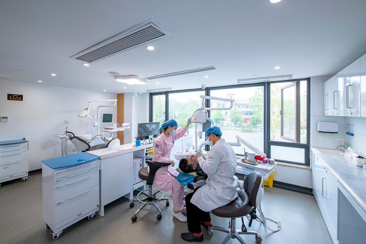 深圳矫正牙齿去哪里做好？求靠谱推荐！-图1