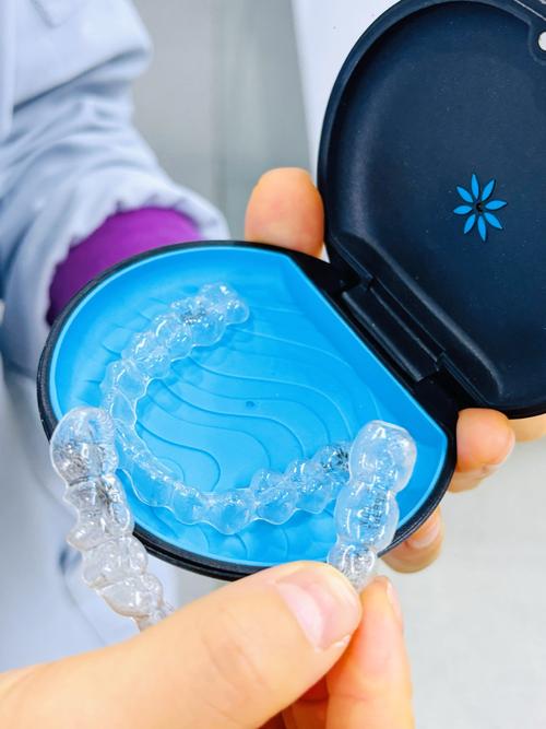 陶瓷冰晶矫正牙齿，美观舒适效果如何？-图1