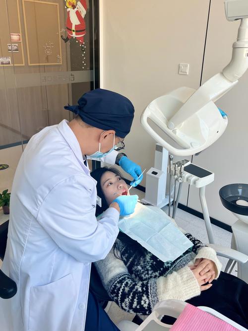 牙医都在矫正牙齿-图2