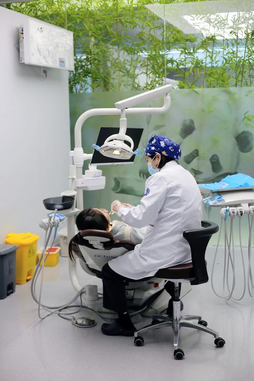 贵阳牙科矫正牙齿-图1