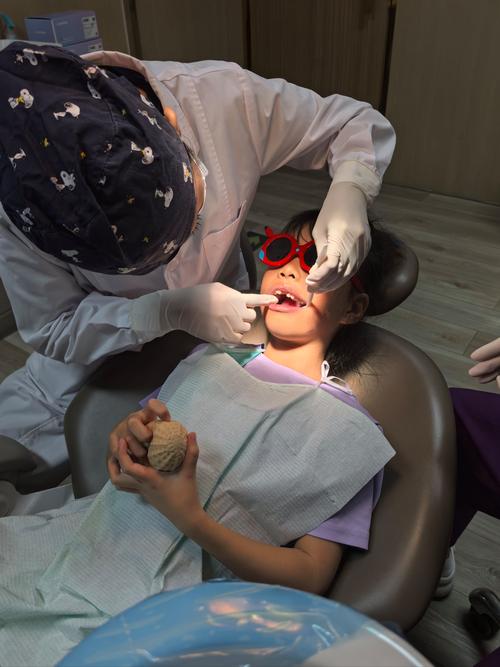 矫正牙齿牙齿清洁不到位会有哪些后果？如何正确清洁？-图3