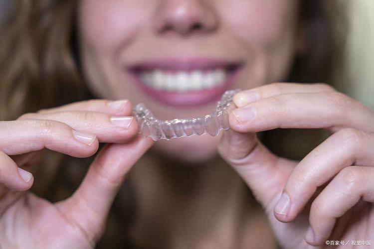 隐形矫正牙齿敏感，该怎么缓解？-图2